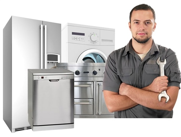 Técnico reparando electrodomésticos a domicilio en Murcia